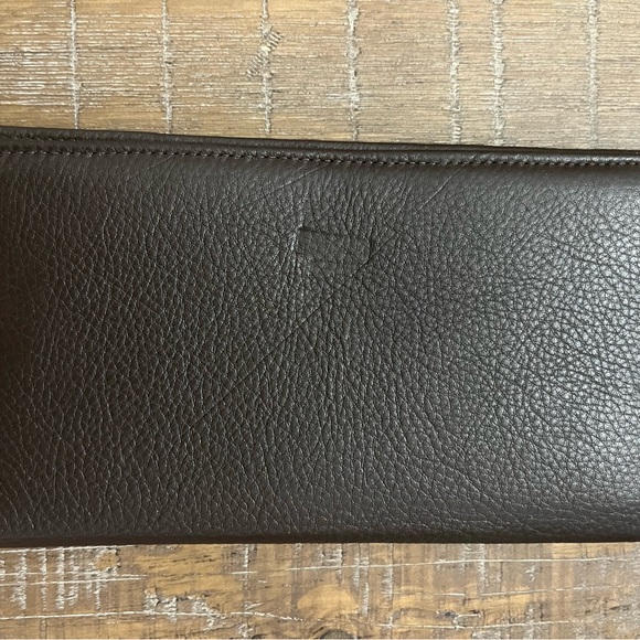 Danilo’s Luxury Pebbled Leather Wallet. Gorgeous wallet to hold all valuables. - Picture 4 of 7